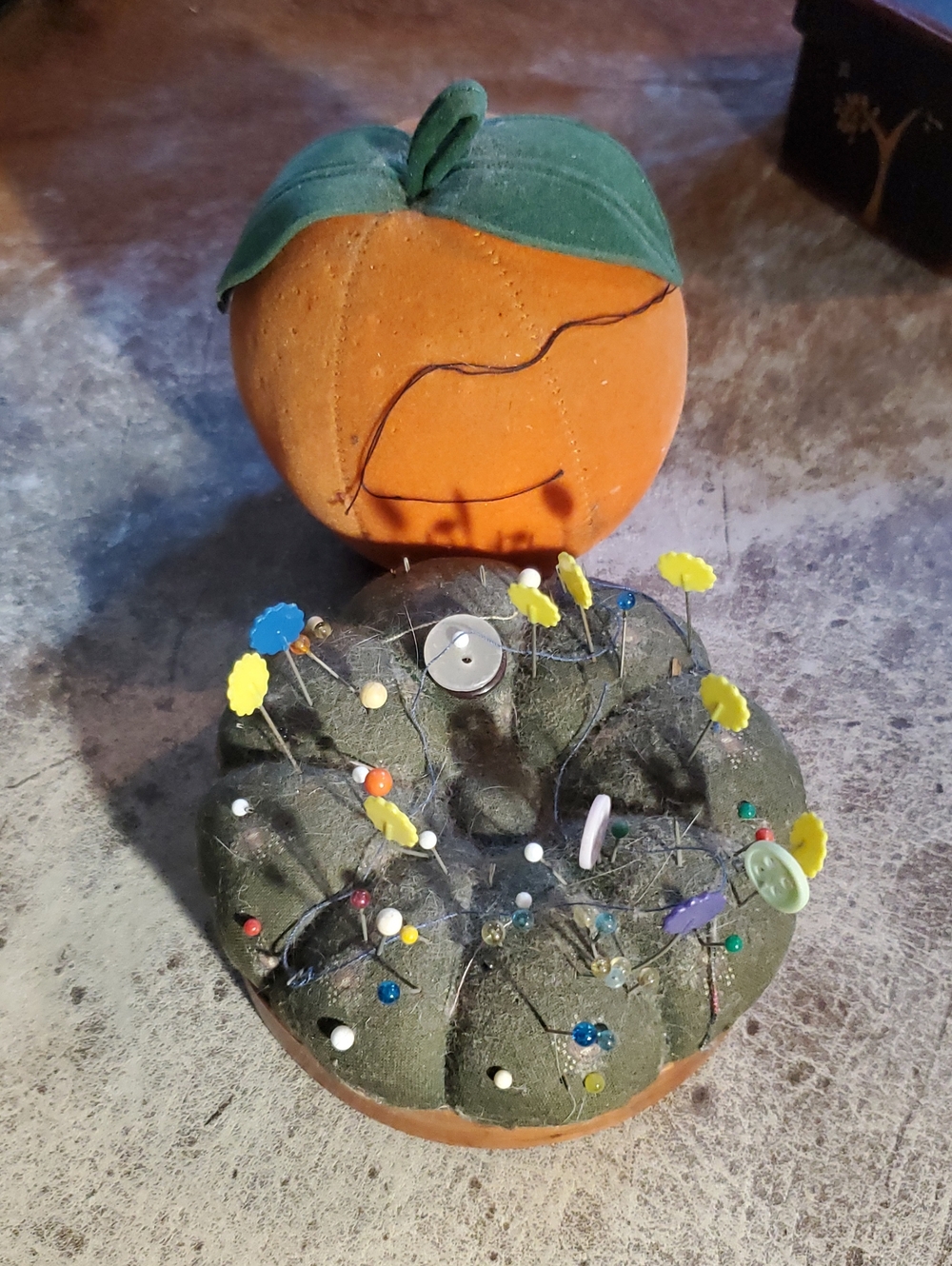 Velvet Pumpkin Pin Cushion Set in Orange and Green